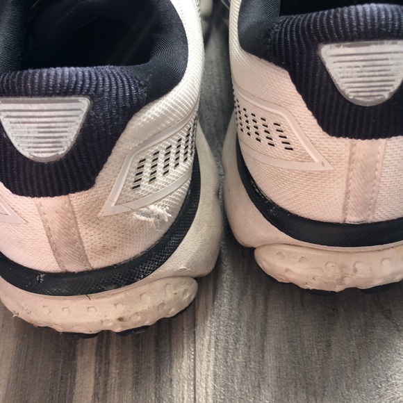 Men’s Brooks Ghost 12 Running Shoes - Picture 5 of 8